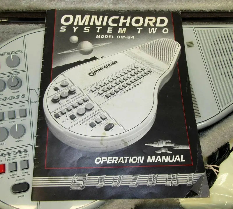Suzuki Omnichord OM-84 System Two â€?Fully Tested with Hard Case & Power Supply