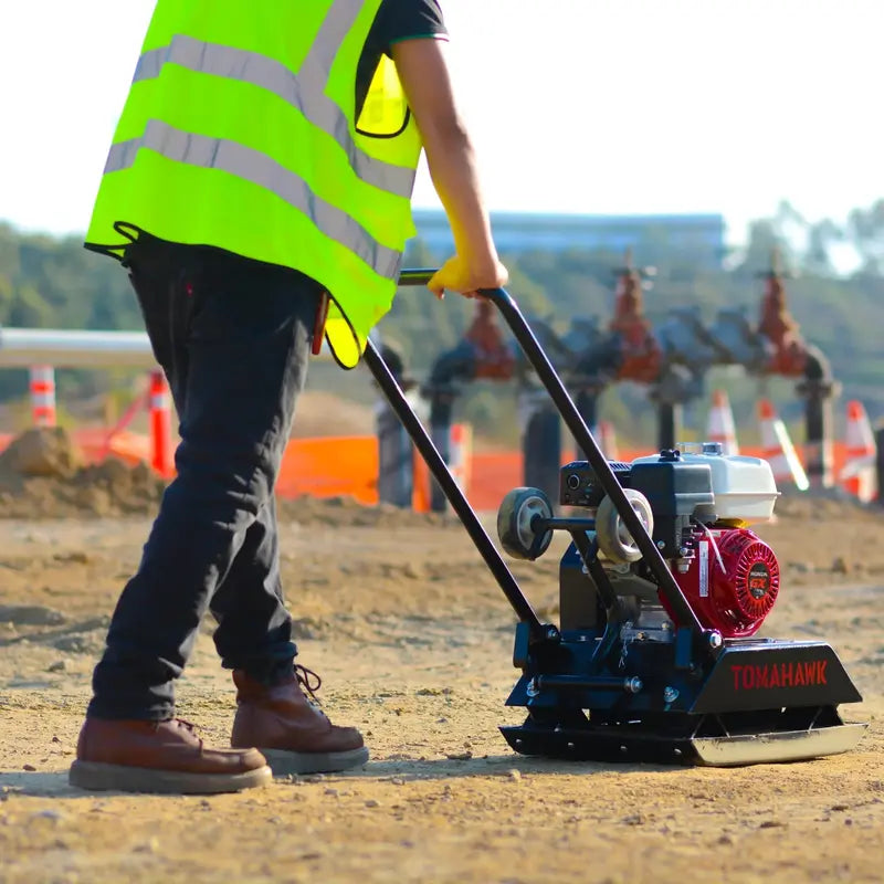 Tomahawk Power Gas Plate Compactor â€?5.5 HP, 3000 lbs/ft Force, 63cc Engine, 17×13â€?Plate