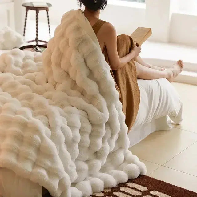 Ultra-Soft Portable Throw Blanket â€?Lightweight for Travel or Couch Use