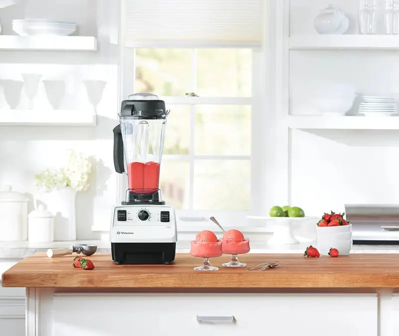 Vitamix 5200 Professional Blender â€?64 oz Self-Cleaning Container, High-Performance Kitchen Appliance