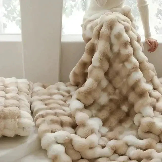Ultra-Soft Portable Throw Blanket â€?Lightweight for Travel or Couch Use
