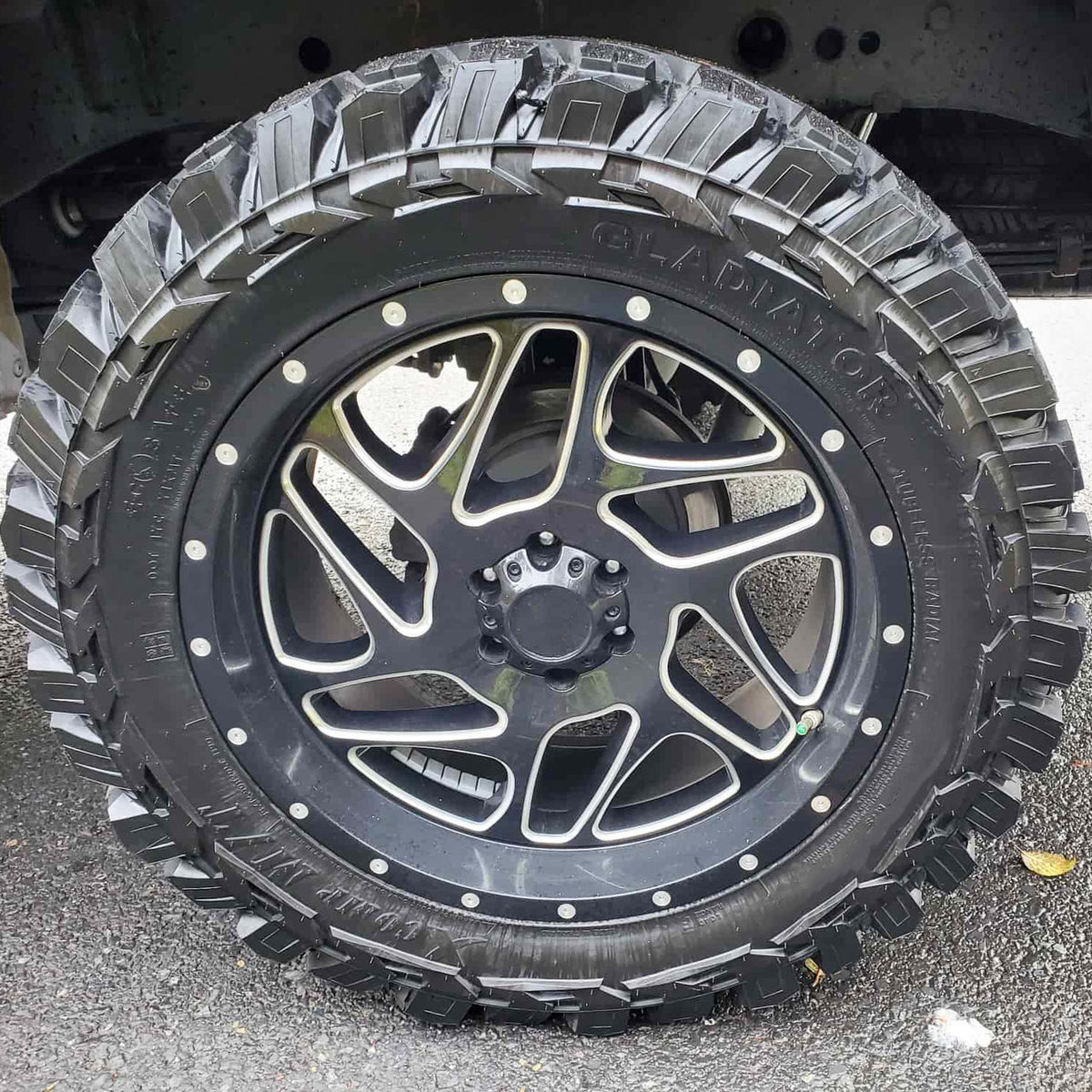 Gladiator X - COMP M/T 265/75R16 123 Q Tire
