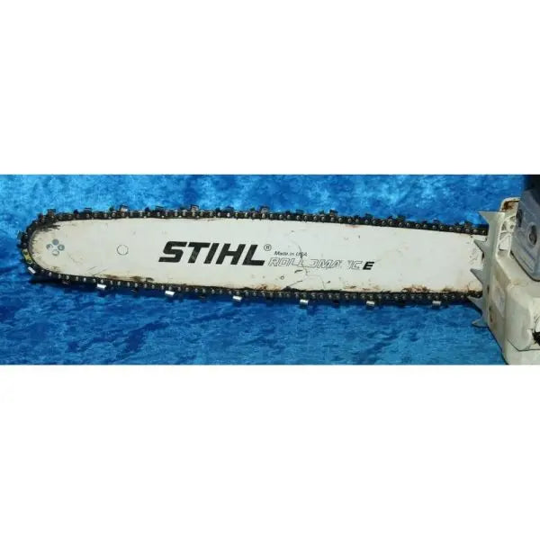 STIHL MS271 Farm Boss Chainsaw â€?50.2 cc, 2.6 kW Professional-Grade Gas-Powered Cutting Tool